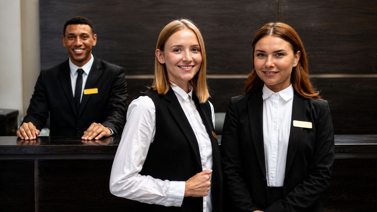 Quais são as principais áreas de um hotel?