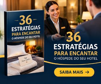 Capa do livro digital 36 estratégias para encantar o hóspede do seu hotel ao lado de recepcionista sorridente atendendo um cliente.