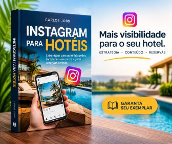 Banner publicitário do livro Instagram para Hotéis de Carlos Jobs em destaque sobre mesa de madeira ao lado do texto Mais visibilidade para o seu hotel e botão Garanta seu exemplar.
